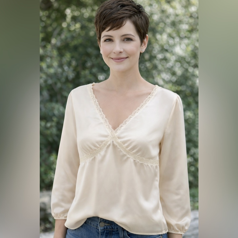 Ivory Lace-Trim Long Sleeve Blouse V-neckline Babydoll Y2K  Feminine Size Large